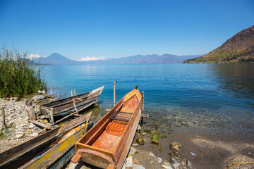 Fototapeta na wymiar Atitlan lake