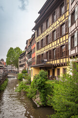 Fototapeta na wymiar La Petite France, le Rhin à Strasbourg