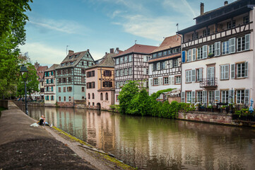 Fototapeta na wymiar La Petite France, canaux du Rhin à Strasbourg