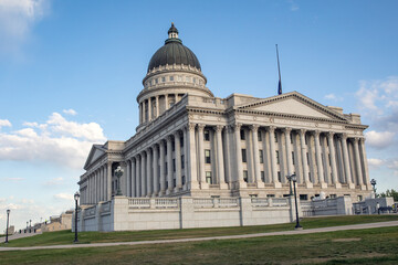 Fototapeta na wymiar Utah State Capital Building