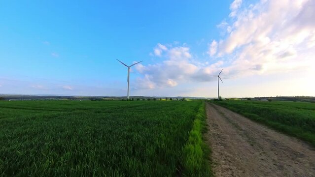 Windkraftanlage, Windräder, drehen, im Wind, Weg, Richtung, Perspektive, Horizont, Turbine, Strom, eco, regenerativ, energie, Stromerzeugung, grün
