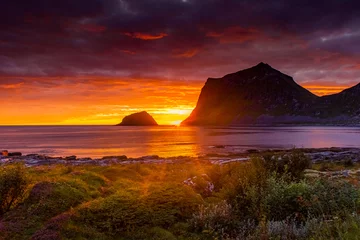 Gardinen Incredible midnight sunset over the sea of Vik beach, Lofoten Islands,  Norway © Stefano Zaccaria