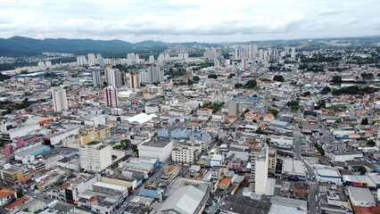 Centro urbano da cidade de Mogi das Cruzes, SP, Brasil captada do alto por um drone
