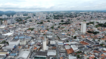 Visão aérea do centro urbano da cidade de Mogi das Cruzes, SP, Brasil.