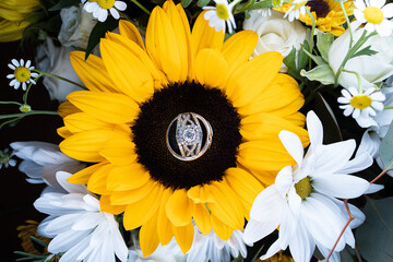 wedding ring bouquet of sunflowers