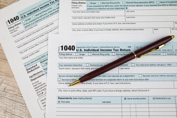 Fototapeta premium The concept of the deadline for paperwork