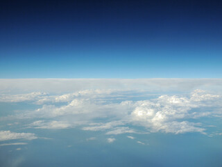 Fototapeta na wymiar 飛行機から見た景色