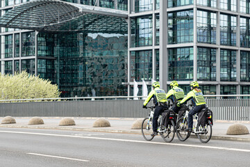 Polizeistreife auf dem Fahrrad