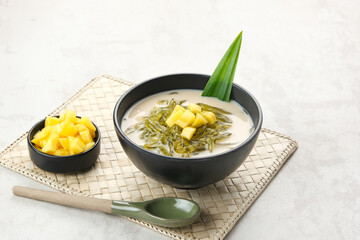 Es Cendol Dawet or Lod Chong, made from rice flour, suji leaves and almond milk. Popular during Ramadan.
