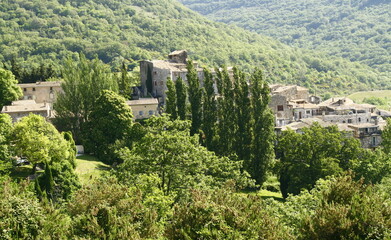 Aubignas, petit village situé dans le département de l'Ardèche en région Auvergne-Rhône-Alpes en France
