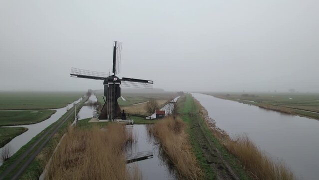 Canals, windmill, ditches and polders, Bleskensgraaf, Netherlands