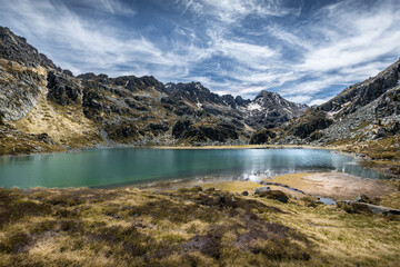 Magnifique vue sur l'étang de Peyregrand dans les Pyrénées ariégoise - France