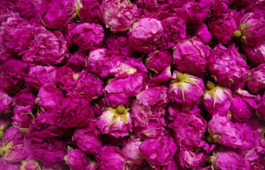 Obraz premium Dried tea roses, spice and tea market in Sichuan.