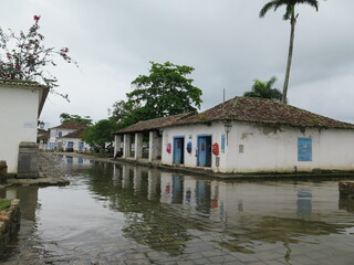 Rua de Paraty - RJ alagada pela maré cheia