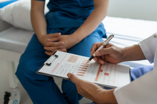 Prostate cancer specialist and testicular cancer patient discuss testicular cancer test report Testicular Cancer and Prostate Cancer Infertility, EPAD - European Prostate Cancer Awareness Day