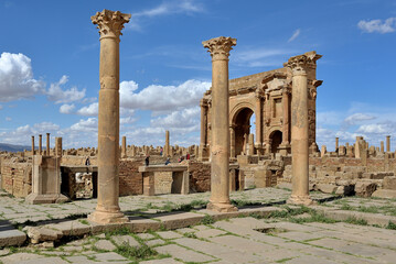 ANCIENT ROMAN RUINS IN THE TOWN OF TIMGAD IN ALGERIA