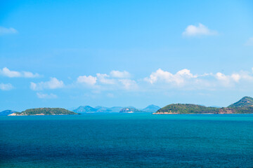 Fototapeta premium beautiful blue sea and sky viewpoint from Luklom beach, Samae San island