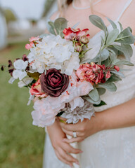 bride holding bouquet