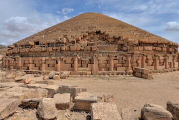 Obraz premium BERBER ROYAL MAUSOLEUM OF MEDGHACEN NEAR THE CITY OF BATNA IN ALGERIA