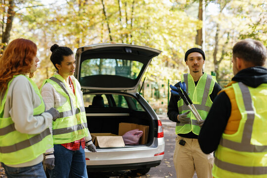 Collective volunteering environmentalism responsibility group 