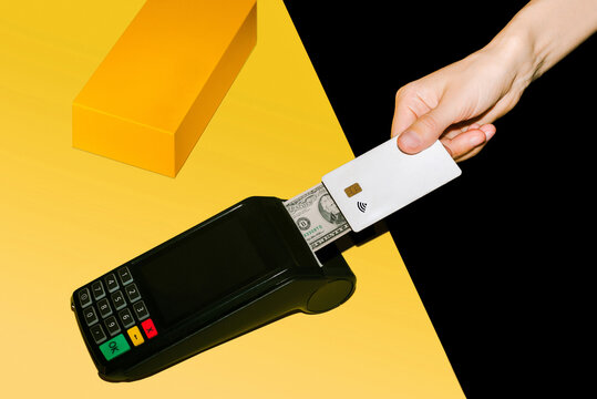 Contactless card payment in the store
