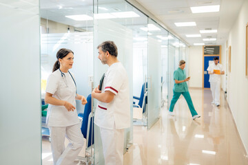 group of doctors and nurses working in the hospital