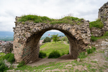 Fototapeta na wymiar Ruins of Niksar Castle in Tokat.