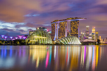 Evening view of Marina Bay in Singapore skyline.