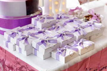 bomboniere, people, gift, wedding, food, no, bomboniera, celebrations, reception, box, color, group, white, sweet, drink, confetti, close-up, packaging, objects, container, ribbon, italian, decoration