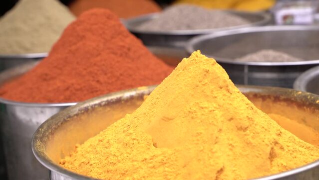 Cooking spices are being sold in the market.