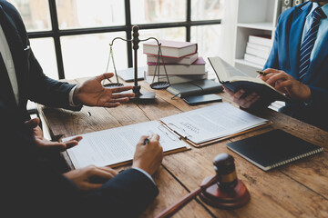 Attorneys provide legal advice and talk to clients to explain and advise on the rules and regulations in contracts that must be followed at the firm accurately and fairly. - obrazy, fototapety, plakaty