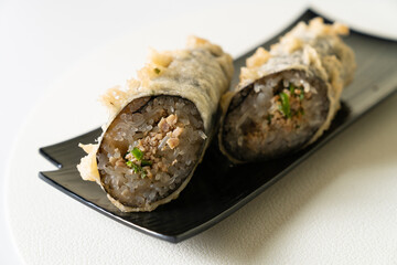 korean street food, fried seaweed roll detail cut, 김말이