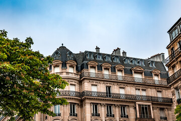 Fototapeta na wymiar Façades d'immeubles à Paris