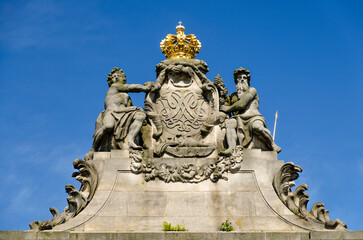 Skulpturen am Eingangsportal an der Marmorbrücke, Schloss Christiansborg, dänisches Parlament, Slotsholmen, Kopenhagen, Dänemark
