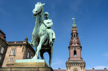 Reiterstandbild von Frederik VII, Schloss Christiansborg, dänisches Parlament, Slotsholmen,...