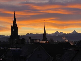 Naklejka premium sunset over the city