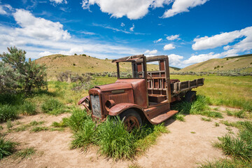 Obraz premium Old Truck at Bannack State Park Ghost Town