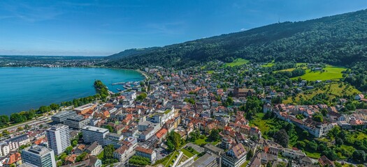Blick über die Bregenzer Innenstadt zum Pfänder
