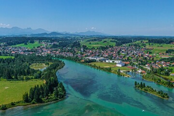 Ausblick auf den Lechsee nahe Lechbruck im bayerischen Alpenvorland
