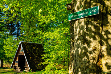 Erste Schritte auf dem Rennsteig zwischen Hörschel und Blankenstein im schönen Frühling -...