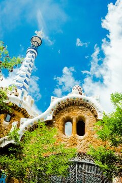 Park Guell Barcelona, s&iacute;mbolo de arquitectura y destino tur&iacute;stico.