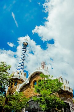 Park Guell Barcelona, s&iacute;mbolo de arquitectura y destino tur&iacute;stico.