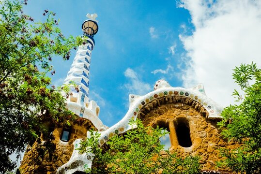 Park Guell Barcelona, s&iacute;mbolo de arquitectura y destino tur&iacute;stico.