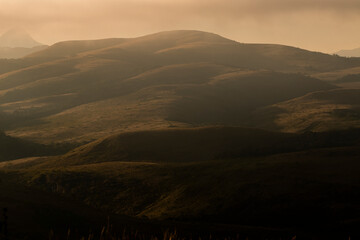 Amanhecer nos Vales e Montanhas da Mantiqueira, Minas Gerais, Brasil 