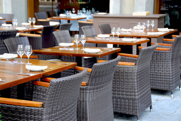 Empry restaurant