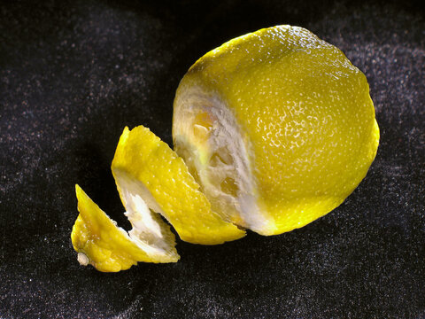 Bright Lemon with purified spiral by rind
