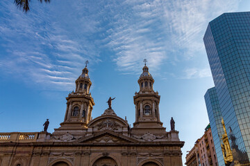 Fototapeta na wymiar torres da Catedral Metropolitana de Santiago, Praça de Armas, Santiago, Chile