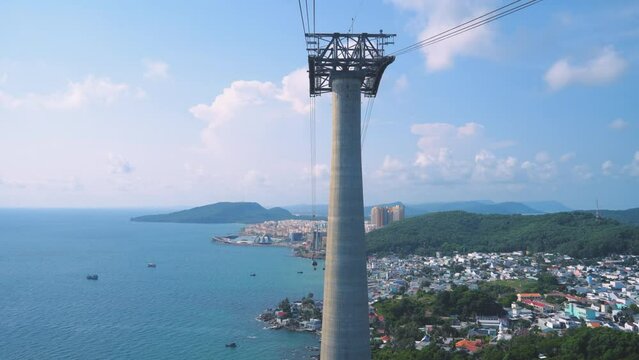 ベトナム　フーコック島　世界最長のケーブルカーからの景色