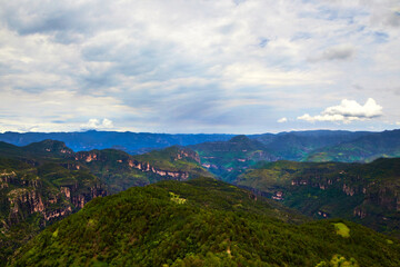 Fototapeta na wymiar beautiful green canyon in cloudy day in mexiquillo durango 