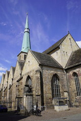 Obraz premium Church of St. Nikolai and Wedding House (Hochzeitshaus) in Hameln, Germany